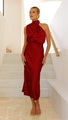 Scarlet Allure: Halter Yaka & Drapeli Saten Görünümlü Midi Elbise